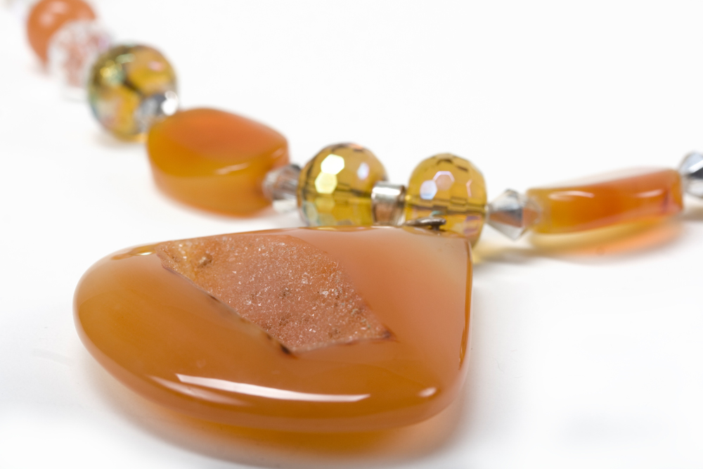 Amber Stone Curling Rock Necklace - In 2D